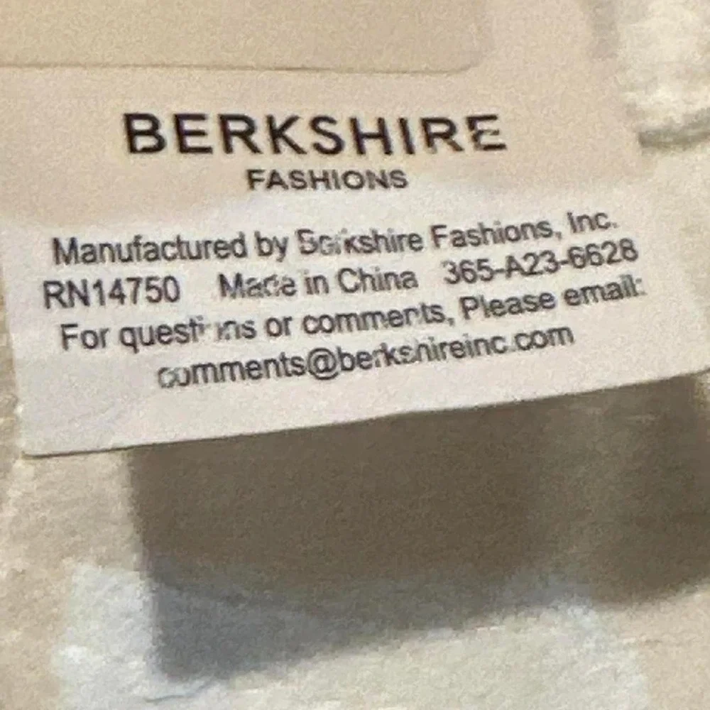 BFNY Berkshire Fashions White Terry Cloth Bucket Hat OSFM 365-A23-6628 NWT